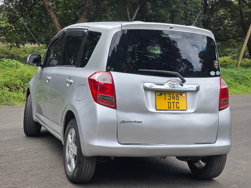 Magari Sokoni Toyota Ractis ya Bei Poa 2008