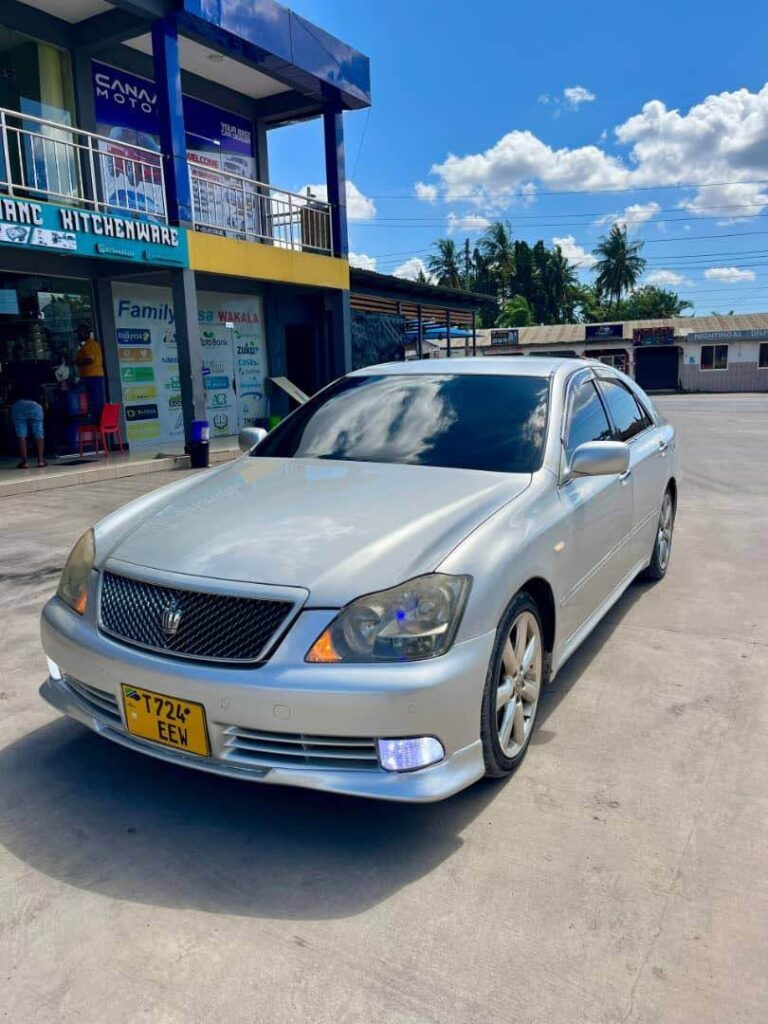 Used Toyota Crown 2005 for Sale in Dar es Salaam