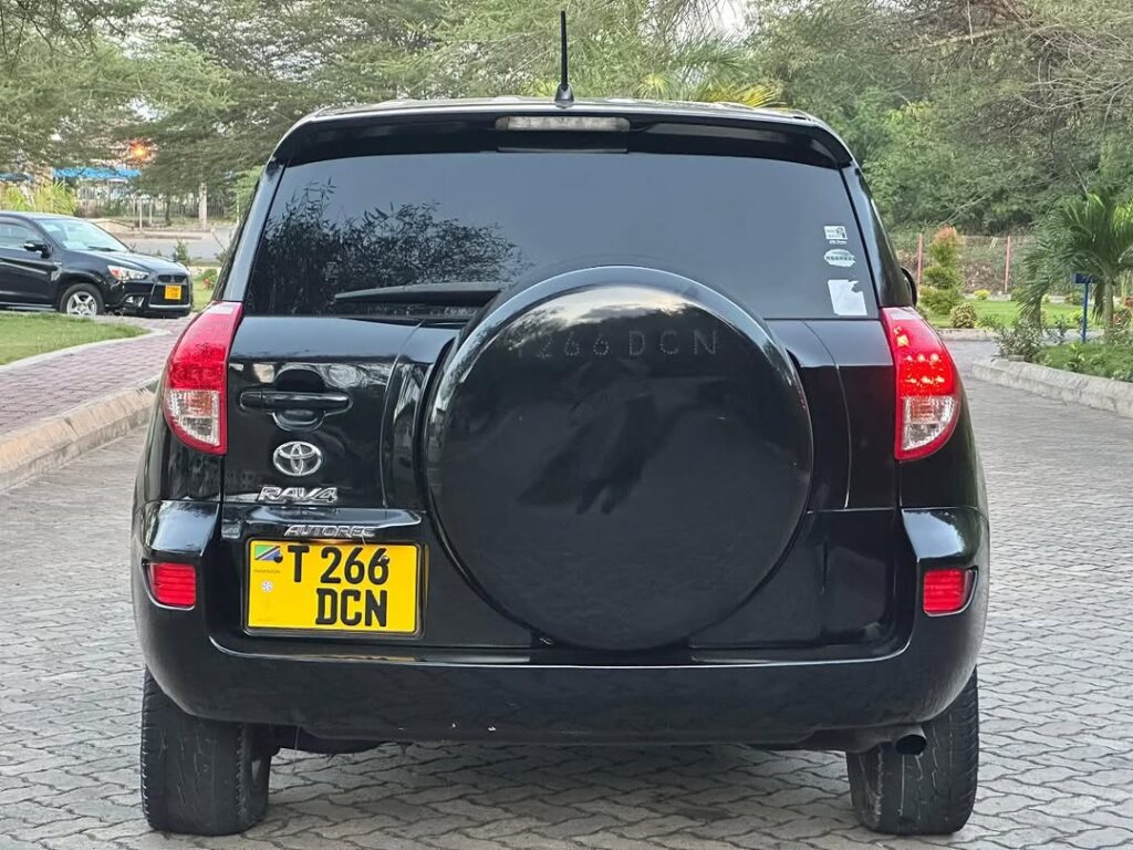 Magari Sokoni Toyota Rav4 ya Bei Poa 2008