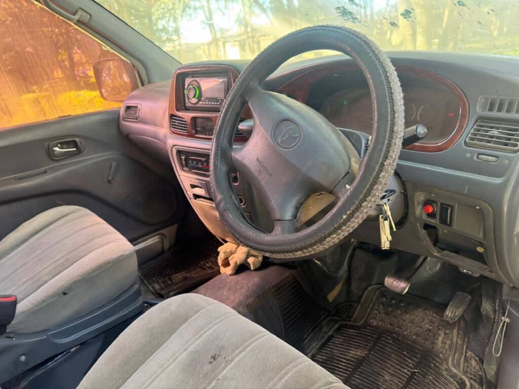 Toyota Noah bei poa sokoni Mbeya Tanzania