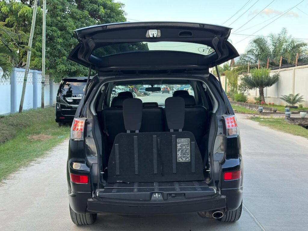 Price Mitsubishi Outlander 2009 for Sale in Dar es Salaam