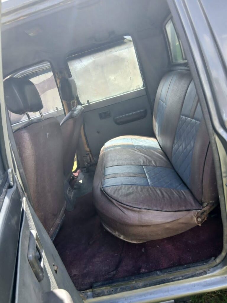 Toyota Hilux 1995 for Sale in Dar es Salaam