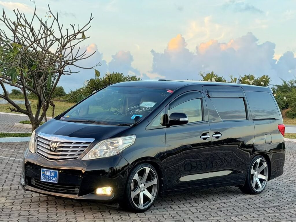 Toyota Alphard bei poa sokoni Dar es Salaam Tanzania