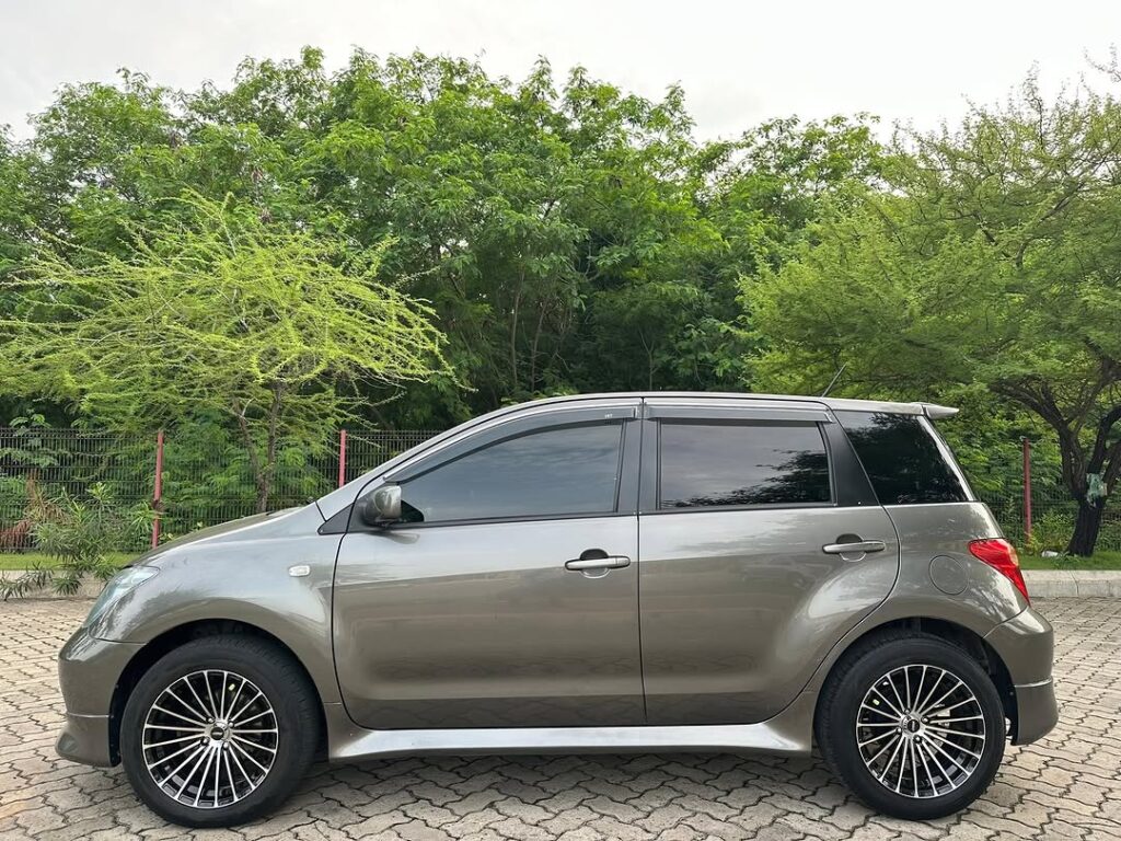 Bei ya Toyota IST 2004 Sokoni Dar es Salaam Tanzania