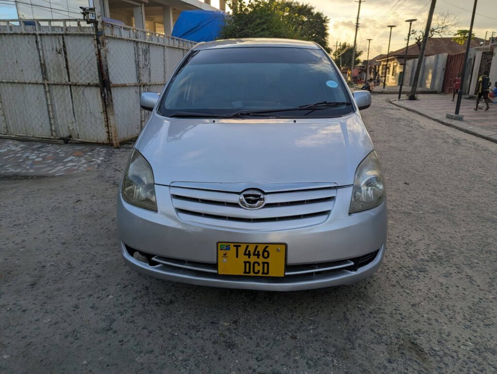 Magari Sokoni Toyota Spacio ya Bei Poa 2003