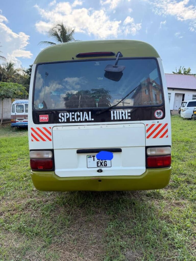 Magari Used Toyota Coaster 2005 Dar es Salaam Tanzania