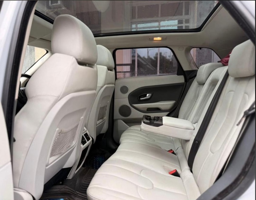 Land Rover Evoque bei poa sokoni Dar es Salaam Tanzania