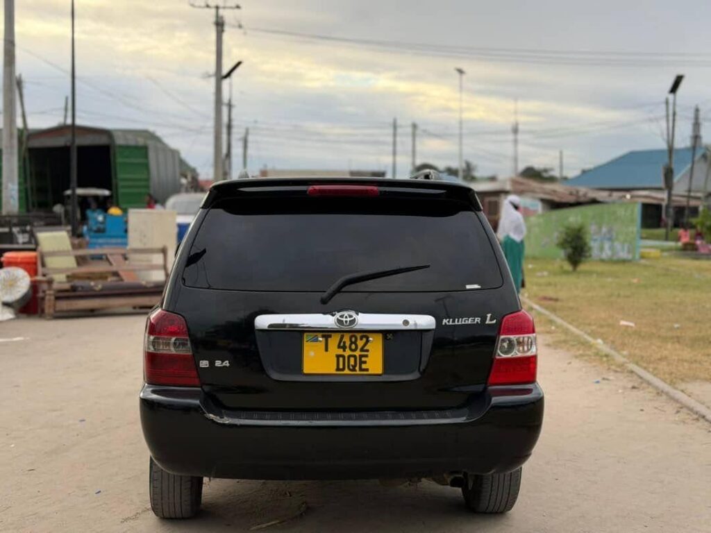 Magari Used Toyota Kluger 2003 Dar es Salaam Tanzania