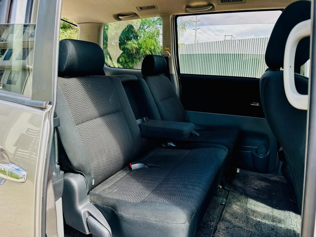 Magari Used Toyota Voxy 2007 Dar es Salaam Tanzania