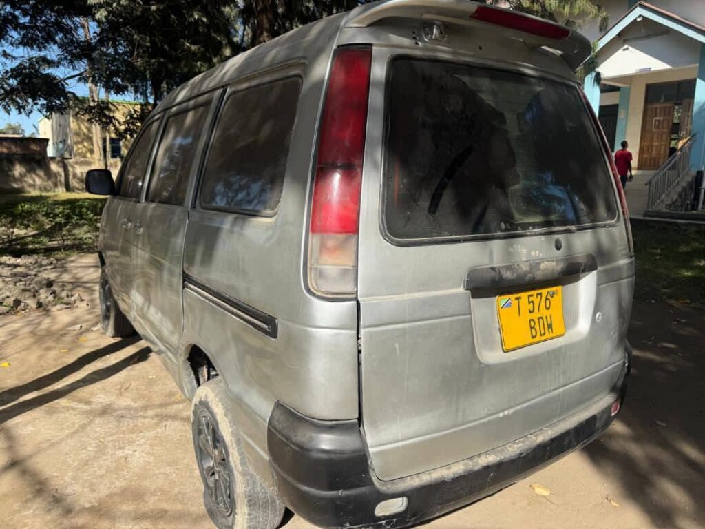 Magari Noah 1998 lipo Mbeya