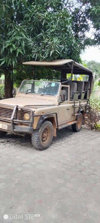 Bei Ya Land Rover Defender 1998 Sokoni Dar es Salaam Tanzania