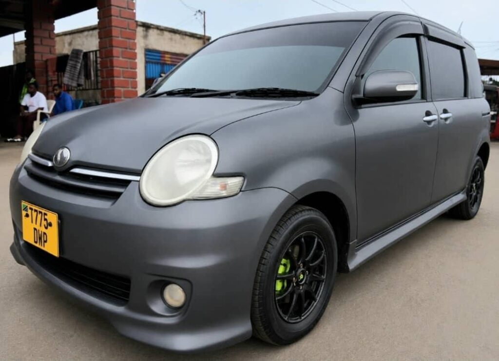 Magari Sokoni Toyota Sienta ya Bei Poa 2008