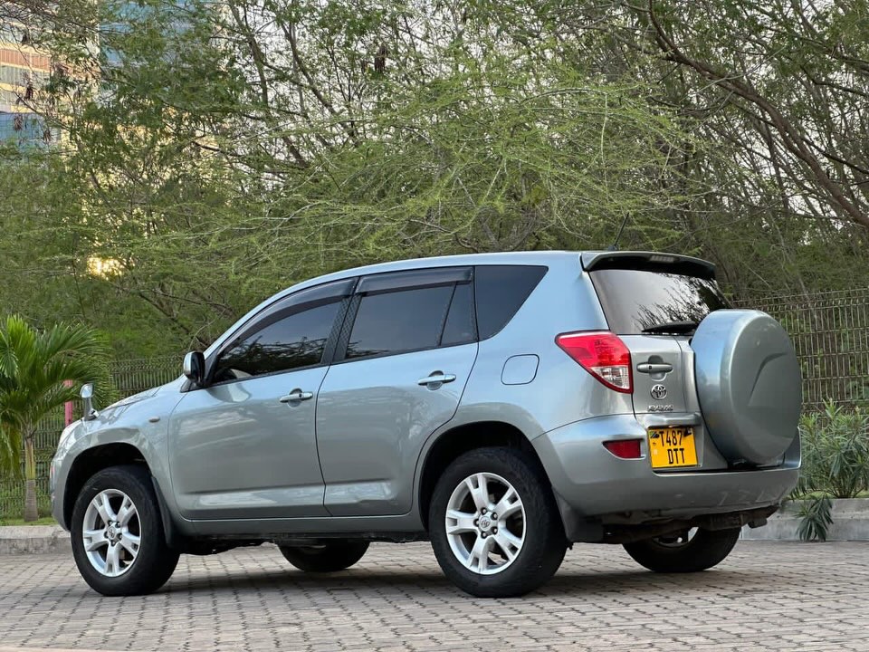 Bei ya Toyota Rav4 2007 Sokoni Dar es Salaam Tanzania