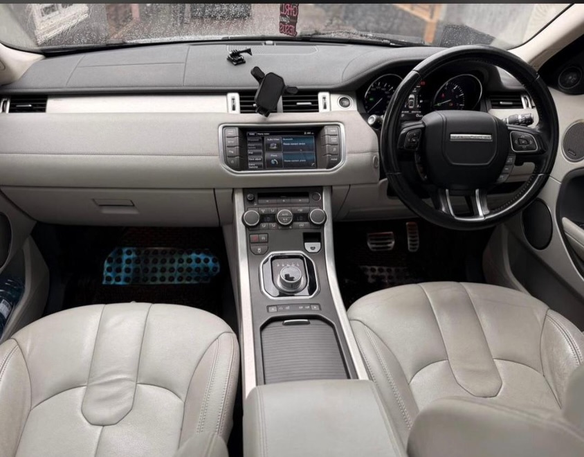 Magari Evoque 2015 lipo Dar es Salaam