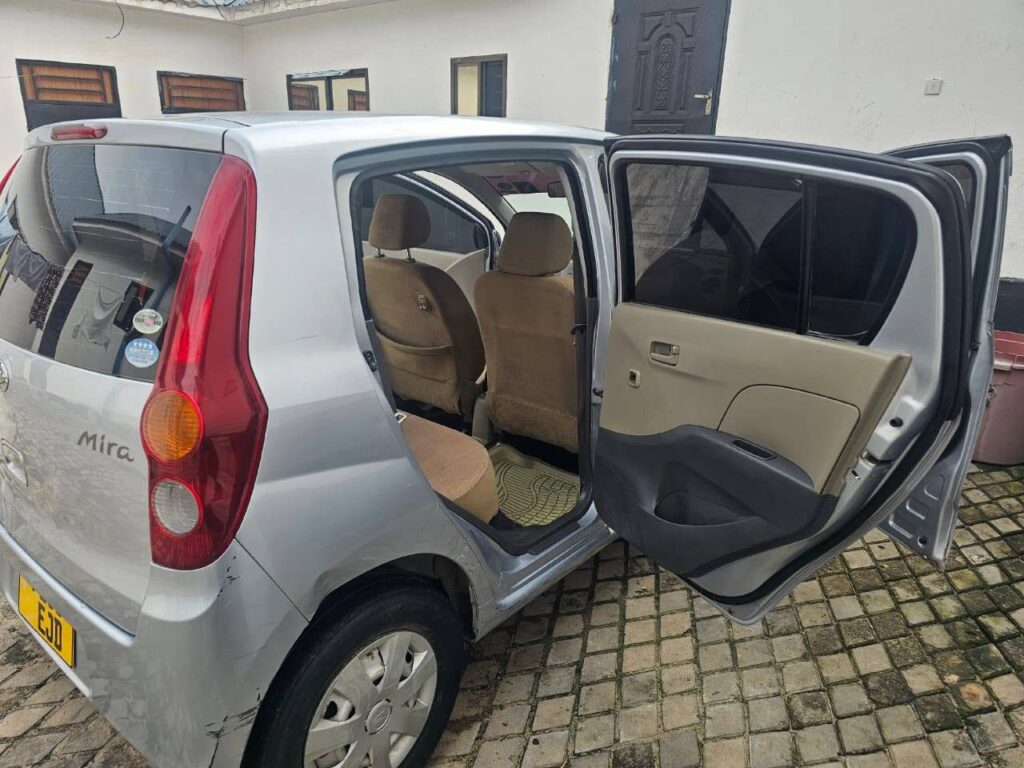 Magari Used Daihatsu Mira 2005 Dar es Salaam Tanzania