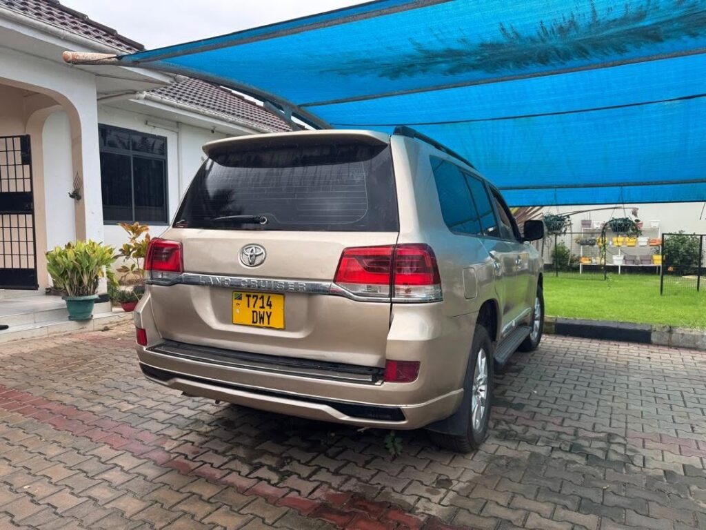 Buy Toyota Land Cruiser V8 2016 for Sale in Dar es Salaam
