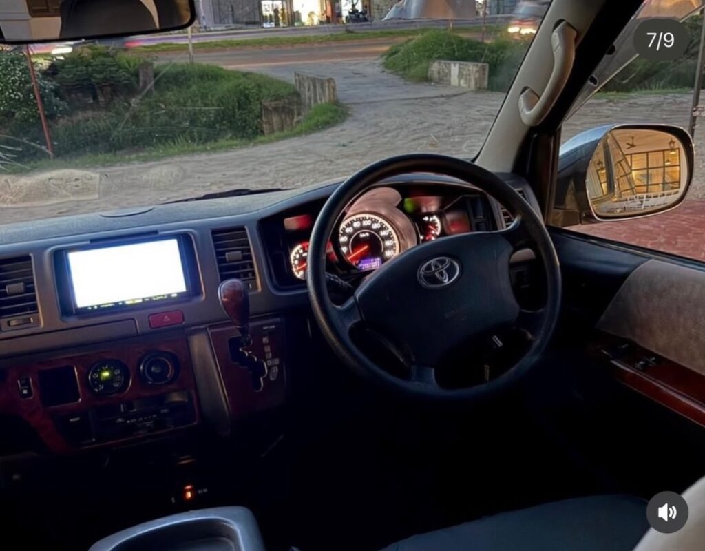Used Toyota Hiace 2004 for Sale in Dar es Salaam