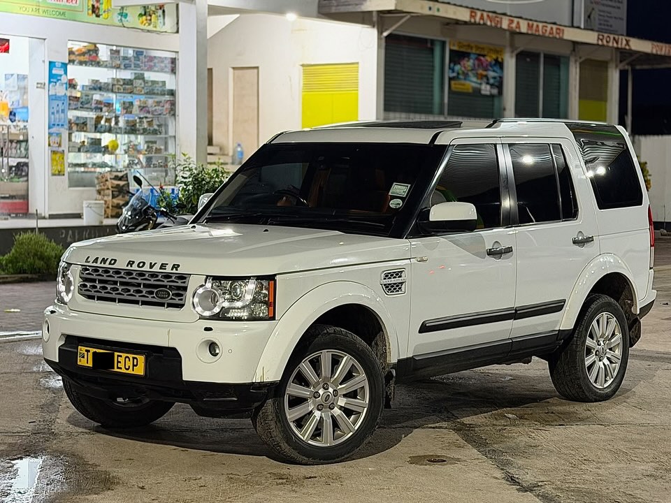 Magari Discovery 4 2015 lipo Dar es Salaam
