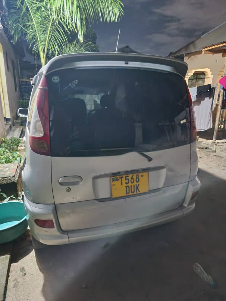 Magari Sokoni Toyota Funcargo ya Bei Poa 2002