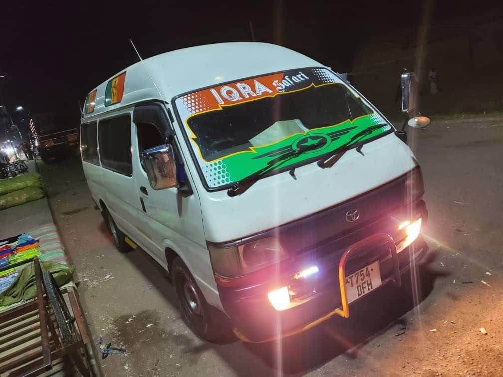 Magari Used Toyota Hiace 2000 Dar es Salaam Tanzania