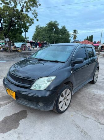 Bei Ya Toyota IST 2004 Sokoni Dar es Salaam Tanzania