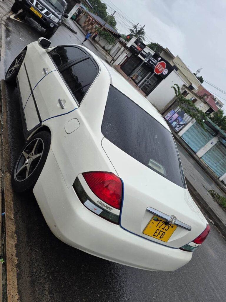 Toyota Mark II bei poa sokoni Dar es Salaam Tanzania