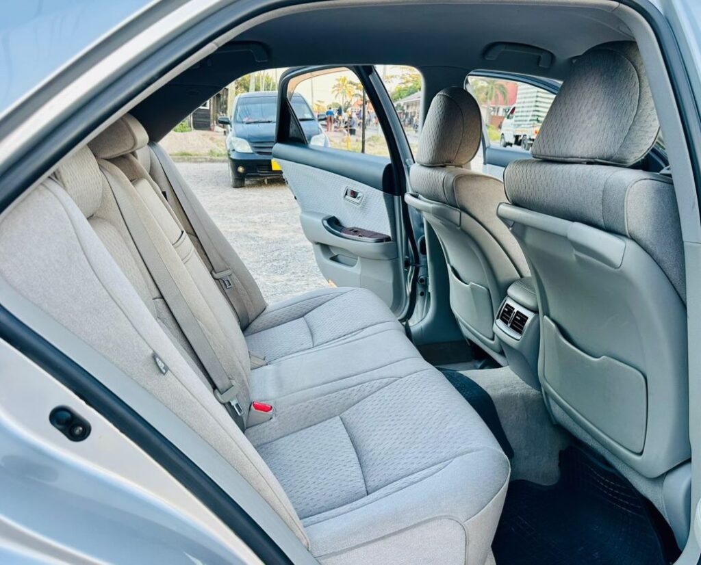Toyota Crown 2009 for Sale in Mwanza
