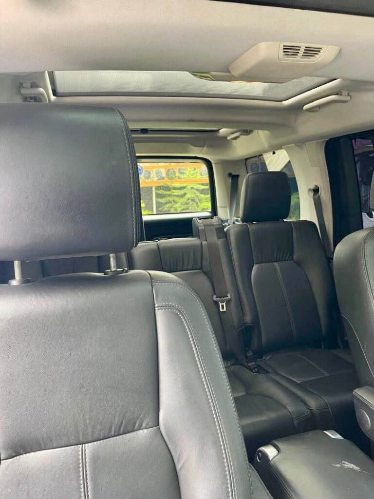 Buy Land Rover Discovery 4 2013 for Sale in Dar es Salaam