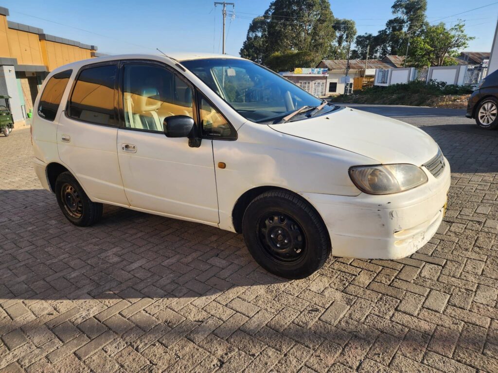 Magari Spacio 2000 lipo Mbeya