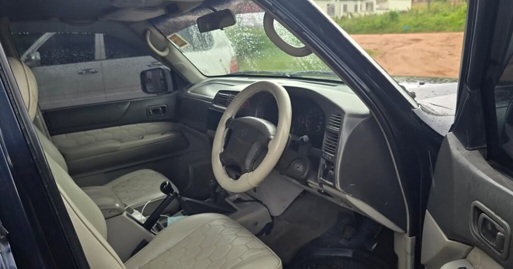 Nissan Patrol bei poa sokoni Mwanza Tanzania