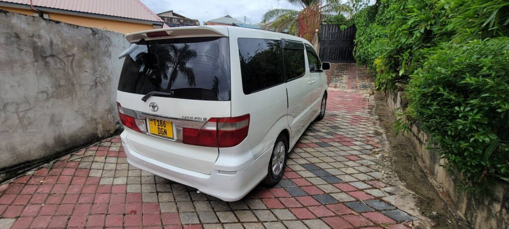 Toyota Alphard bei poa sokoni Dar es Salaam Tanzania