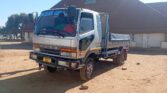 Magari Used Mitsubishi Canter 2000 Mbeya Tanzania