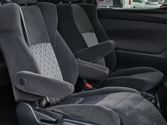 Toyota Alphard bei poa sokoni Dar es Salaam Tanzania