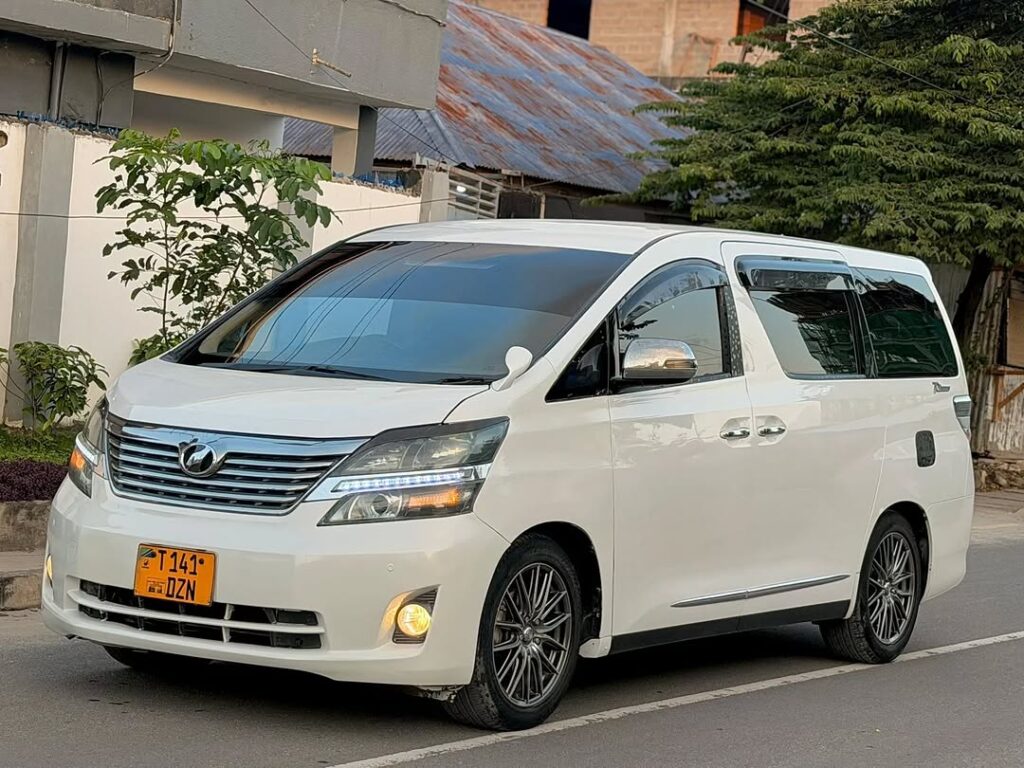 Magari Sokoni Toyota Vellfire ya Bei Poa 2009