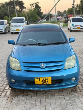 Bei Ya Toyota IST 2005 Sokoni Dar es Salaam Tanzania