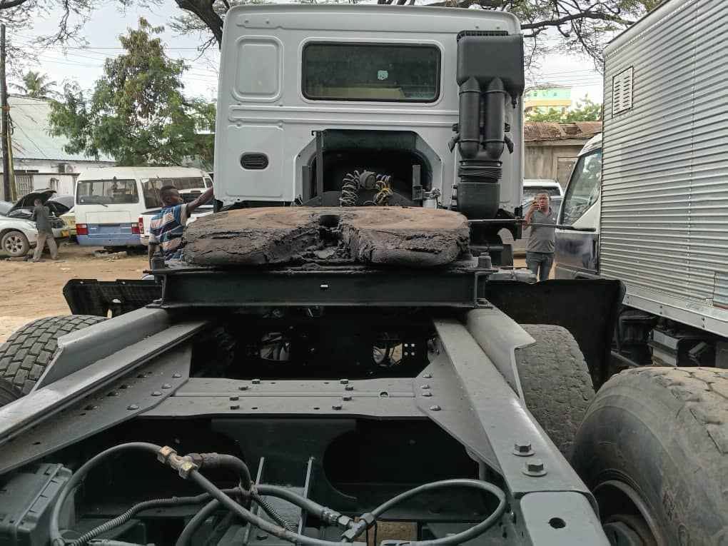 Price HOWO (Syno-Truck) HOWO A7 4Γ2 Trailer Truck 2015 for Sale in Dar es Salaam