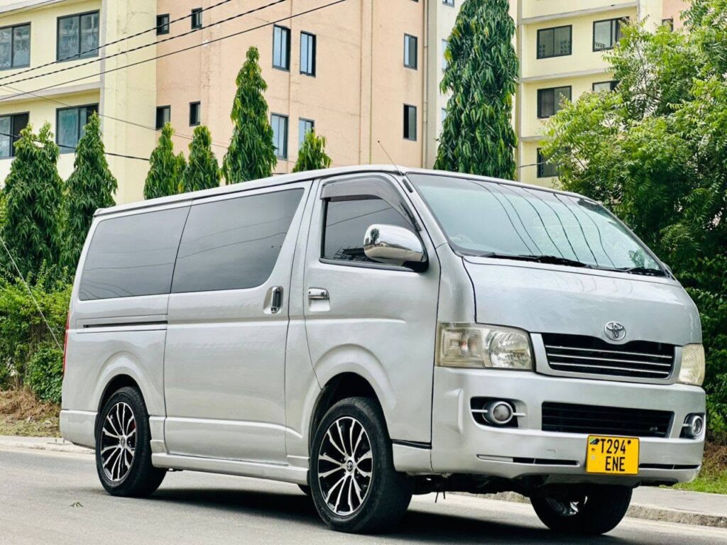 Price Toyota Hiace 2005 for Sale in Dar es Salaam