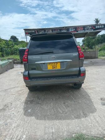 Bei Ya Toyota Land Cruiser Prado 2004 Sokoni Morogoro Tanzania