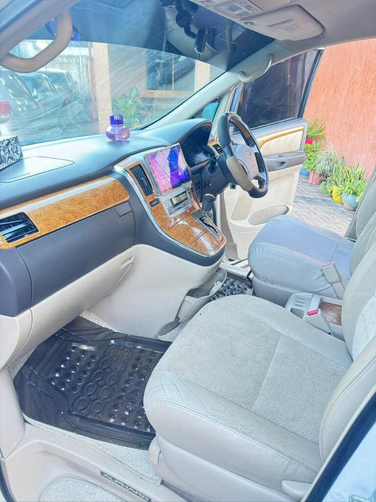 Toyota Alphard 2006 for Sale in Dar es Salaam