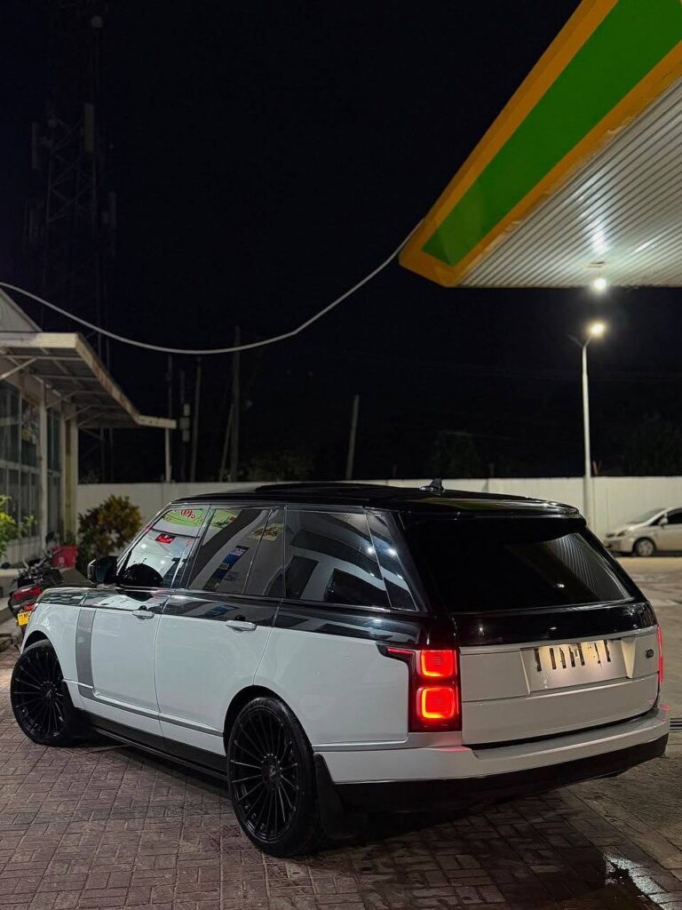 Magari Sokoni Land Rover Range Rover ya Bei Poa 2016