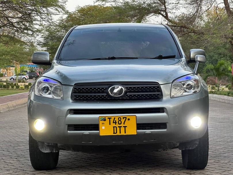 Magari Sokoni Toyota Rav4 ya Bei Poa 2007