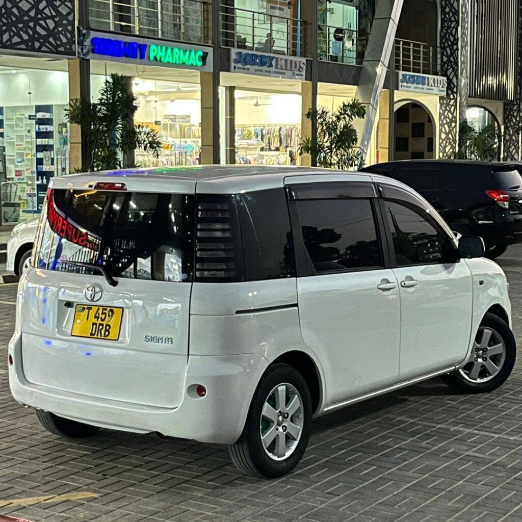 Toyota Sienta bei poa sokoni Dar es Salaam Tanzania