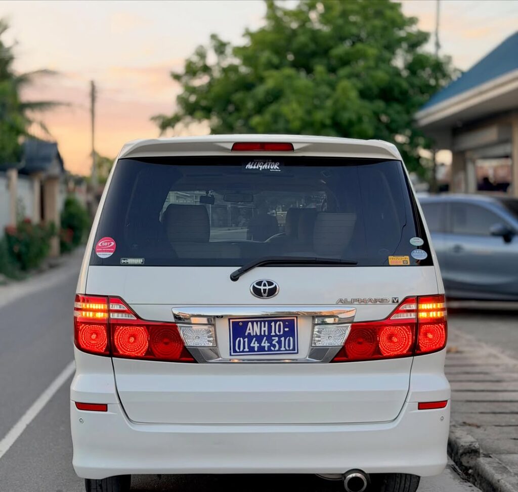 For Sale Toyota Alphard 2006 in Dar es Salaam
