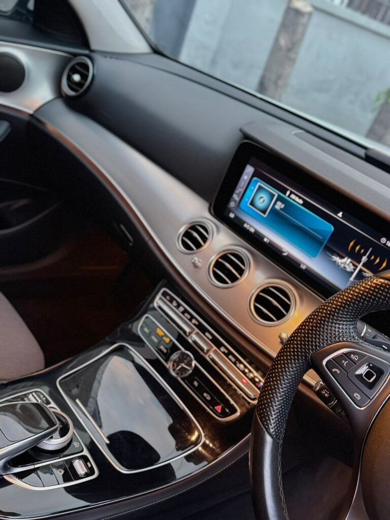 Benz E-Class 2017 Inauzwa Dar es Salaam Tanzania