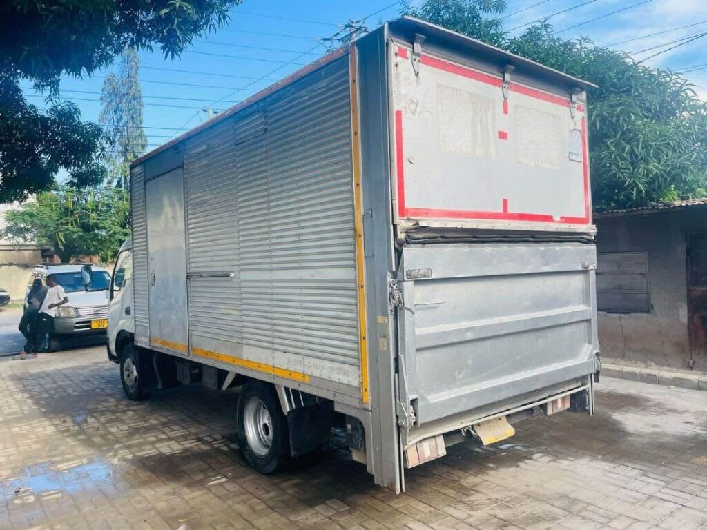 Price Of Toyota 2004 for Sale in Tanzania