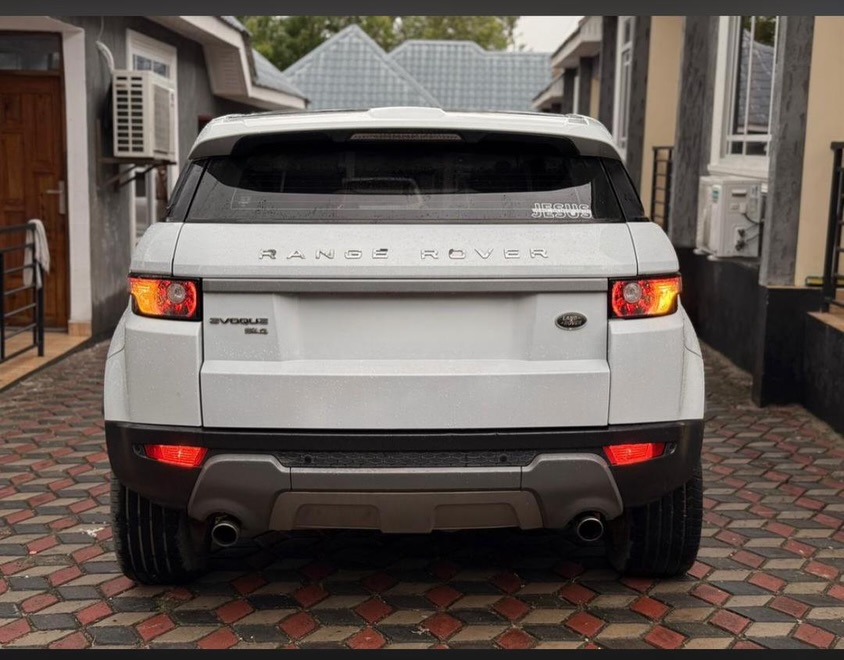 Magari Sokoni Land Rover Evoque ya Bei Poa 2015