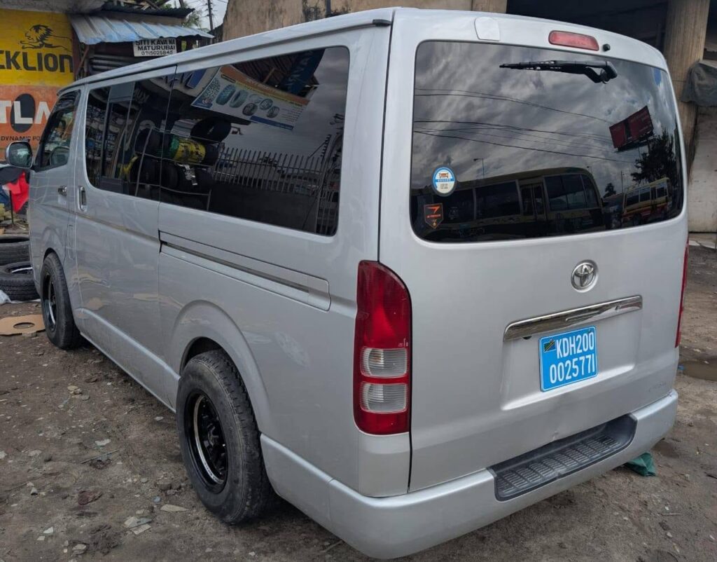 Toyota Hiace bei poa sokoni Dar es Salaam Tanzania
