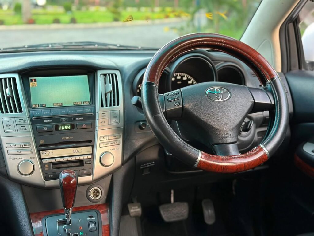 Magari Used Toyota Harrier 2003 Dar es Salaam Tanzania