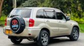 Toyota Rav4 bei poa sokoni Arusha Tanzania