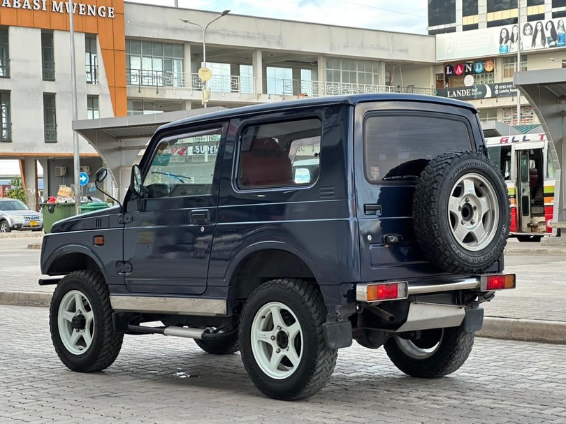 Suzuki Jimny bei poa sokoni Dar es Salaam Tanzania